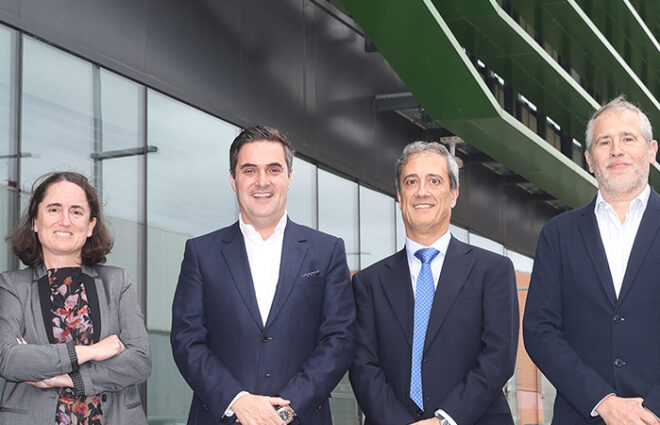 Mikel Jauregi, minister with the Basque Government, visits IDOM